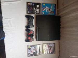 Vând PS3 cu 5 jocuri 2 Manete 