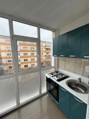 De închiriat apartament cu 2 camere, centrala proprie.