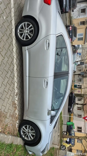 Vând Toyota Avensis, an fabricație 2014 - imagine 3