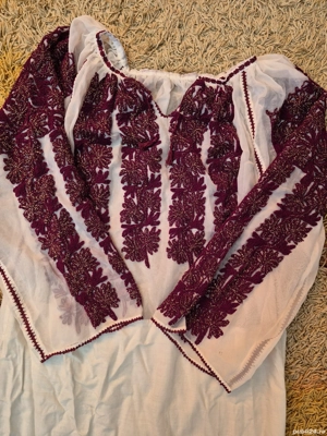 vând rochii traditionale  - imagine 4