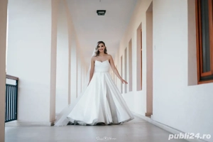 Vând rochie de mireasă cu corset reglabil. 