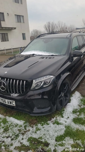 Mercedes GLS 2016 – Anglia – avariat dreapta față – se vinde întreg