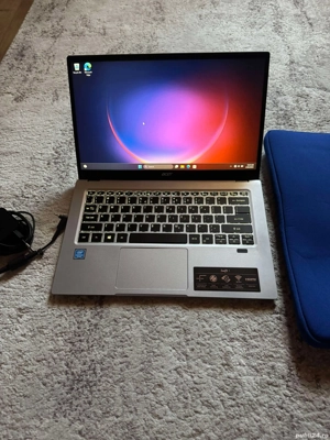 Vând Laptop Acer,tastatura led amprenta 