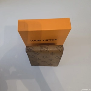 Portofel Louis Vuitton Slender Monogram Maro   Accesoriu Elegant Bărbați
