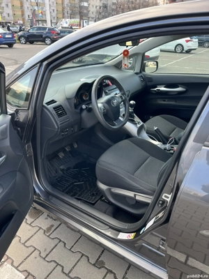 Toyota Auris 2011, 1.6 benzina - imagine 5