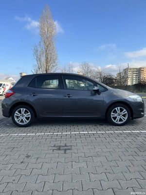 Toyota Auris 2011, 1.6 benzina - imagine 2