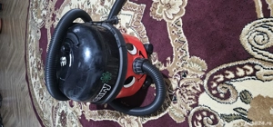 Vând aspirator henry