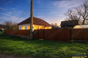 FILM! Casa cu sura, pivnita, balta cu pesti, 2.280 mp teren roditor, Lemnia, Covasna