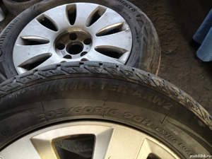 Vand cauciucuri aproape noi cu jenti 