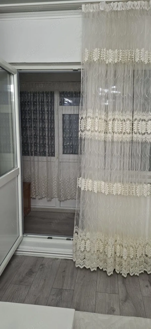 Închiriez apartament 2 cam.Loc. Roman .Sunt  proprietar. - imagine 4