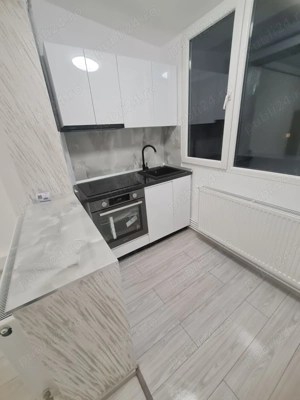 1 camera langa Mall Carrefour micro 40