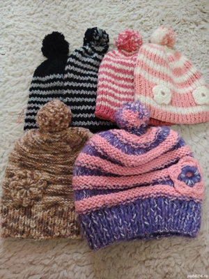 Căciulițe crosetate manual,,,călduroase,,,moi,,,foarte frumoase pentru copii și adulti - imagine 2