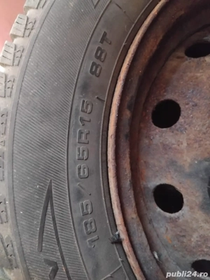 Jante Dacia echipate iarna 185/65R15