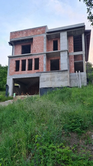  Casă la roșu cu vedere panoramică   teren generos de 2000 mp, Zalău  - imagine 2