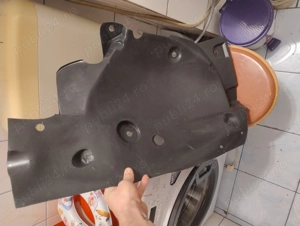 Carenaj roata dreapta fata Logan model 2 an 2021