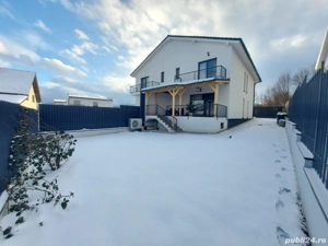 Casă cu 4 camere, terasă acoperită, pivniță, încălzire în pardoseală, complet mobilată.