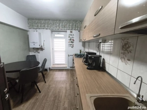 Vând apartament cu 3 camere Strada Privightorii  - imagine 8