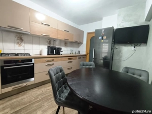 Vând apartament cu 3 camere Strada Privightorii  - imagine 3
