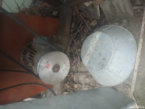 vand moara de macinat cereale cu motor de1,8 tarcula si polizor