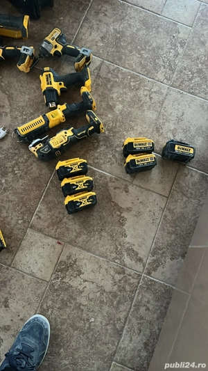 vand pachet de scule dewalt  - imagine 5