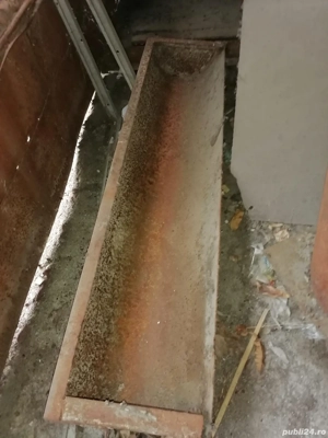 Vând troacă hrănitoare porci 