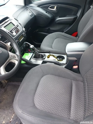 Vând Hyundai Tucson IX35 impecabil  - imagine 5