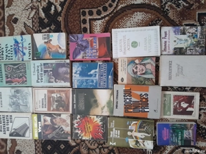 Vând cărți și tablouri vechii