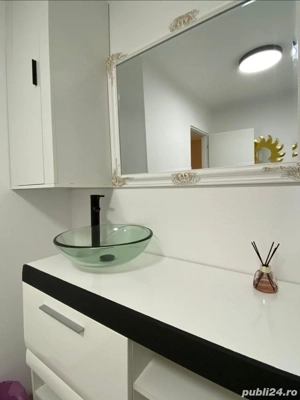 post disponibil in salon - imagine 3