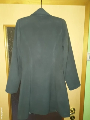 Vând palton din lână, culoare albastru-petrol, model clasic! - imagine 2