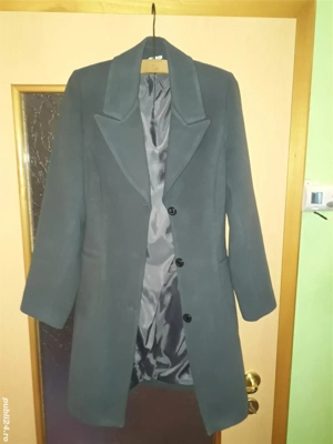 Vând palton din lână, culoare albastru-petrol, model clasic! - imagine 3