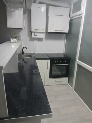 Închiriez apartament 55mp central - imagine 3