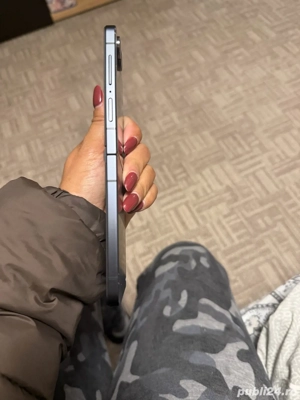 samsung galaxy z flip 7  - imagine 2