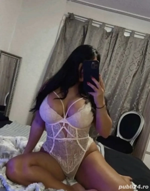 Doamna selecta te astept  doar la mine 