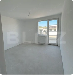 Apartament semidecomandat, bucatarie inchisa, terasa de 64 mp, zona centrala - imagine 3