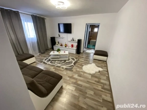 Vand Apartament 60mp etaju 3 - imagine 3