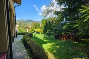 Tur LIVE!Casa cu arhitectura traditionala, curte spatioasa,foisor,Rucar. Bran - imagine 4