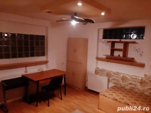 Proprietar, loc în cameră cu 2 paturi, pentru o fatâ, la parter vilă, Centru, lângă UMF N.Leon 