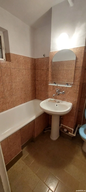 Proprietar vand apartament 4 camere+dining, garaj si boxa la subsol, central,Targu Jiu - imagine 5
