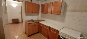 Proprietar vand apartament 4 camere+dining, garaj si boxa la subsol, central,Targu Jiu - imagine 4