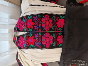 Vând costume padurenesti populare 