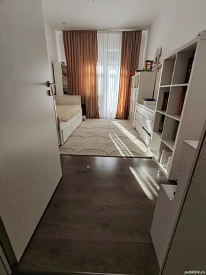 Vand apartament 3 camere Ghiroda - imagine 8