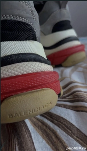 Balenciaga triple S - imagine 3