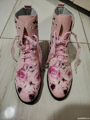 Ghete, NOI, deosebite, nr 41 26cm - 125 lei