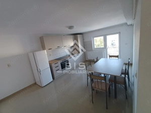 Apartament 3 camere, decomandat