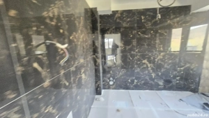 De închiriat clădire comercială 