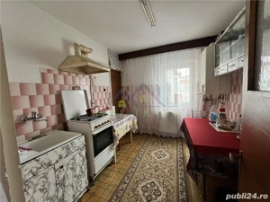 Apartament 3 camere structura mare Astra- Carpatilor - imagine 3