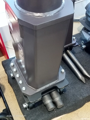 Picon Ciocan hidraulic pentru Buldoexcavator Cat - JCB  - imagine 3