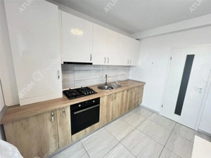 Apartament 3 camere balcon parcare zona Calea Cisnadiei - imagine 12