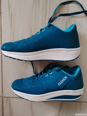 Adidasi NOI, cu model, din piele intoarsa, nr 42 27cm