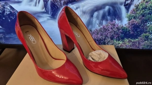 Vând pantofi din piele naturala 